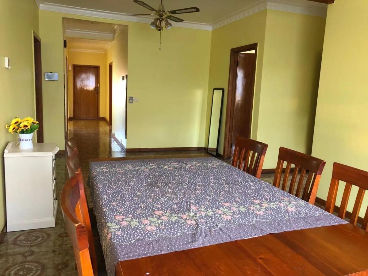 A Single Room Near The Railway Station Melbourne Exteriör bild